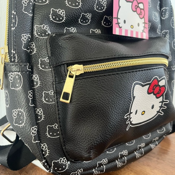 Hello Kitty Mini Backpack - Picture 3 of 12